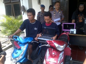 Manusia Laba-laba Ini Mencuri dan Mengintip Mahasiswi di Semarang