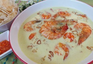 Udara Panas Begini Enaknya Masak Soto Kudus dan Soto Bandung