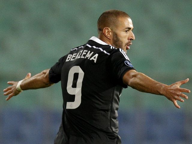 Benzema Antar Madrid Raih 3 Poin