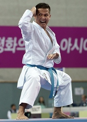 Karateka Fidelys Raih Perak untuk Indonesia