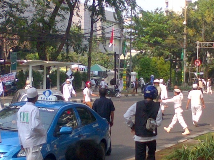 Dar-der-dor! Seramnya Demo FPI yang Berujung Rusuh di DPRD DKI