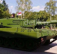 Ayo Rek Numpak Tank Leopard Keliling Surabaya Bareng TNI
