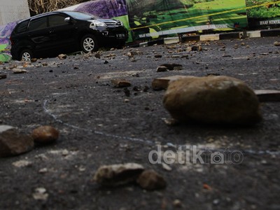 Aksi Brutal FPI di Balaikota dan DPRD