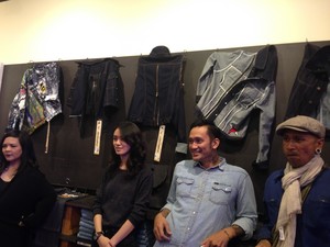 Kreasi Unik Jeans Lee Karya Tora Sudiro Hingga Dewi Utari