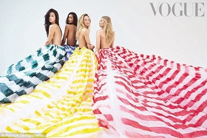 Adriana Lima dan 3 Victorias Secret Angel Foto Tanpa Make-Up Untuk Vogue