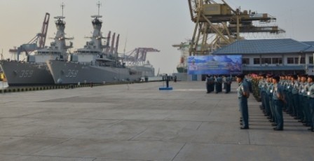 Tak Cuma Tank Leopard, Warga Juga Bisa Naik KRI Usman Harun di HUT TNI