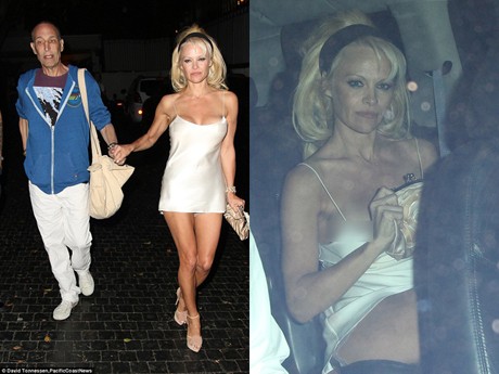 Ups... Pakai Dress Superpendek, Payudara Pamela Anderson Ngintip
