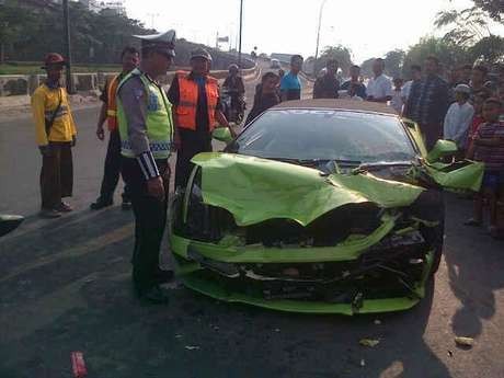 Polisi Sebut Lamborghini Hotman Sempat Tabrak Bodi Truk yang Terguling