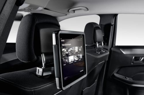 Mercedes Tawarkan Kosmetik Berkelas Untuk C-Class