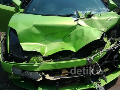 Pasca Kecelakaan, Lamborghini Hotman Paris Ringsek