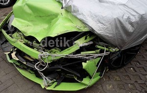 Melihat Lebih Jelas Kecelakaan Lamborghini Hotman Paris di Tol Ancol