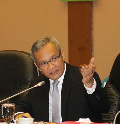 Pemilihan Pimpinan MPR Ditunda, Siapa Untung?