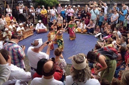 Hari Raya Ilmu Umat Hindu Sedot Perhatian Publik Eropa
