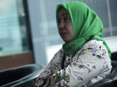 Sespri Atut Kembali Diperiksa KPK