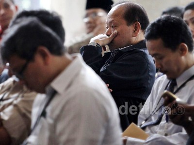 Sutan Bhatoegana Diperiksa Sebagai Tersangka