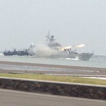 HUT ke-69, TNI Demonstrasi Menghadapi Kapal Selam Musuh
