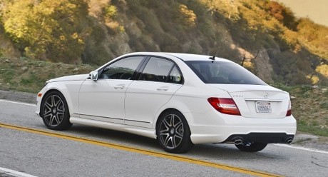 Mercedes Bohong Mengenai Konsumsi Bahan Bakar C-Class?