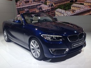 BMW Seri 2 Atap Terbuka Nongol di Paris