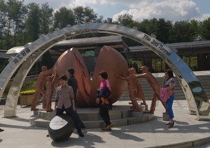 Masuk Terowongan Bawah Tanah ke Korea Utara, Berani?