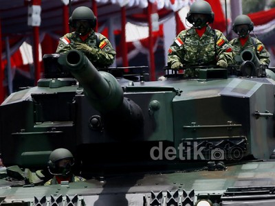 Alutsista TNI dari Anoa Hingga Leopard Unjuk Gigi