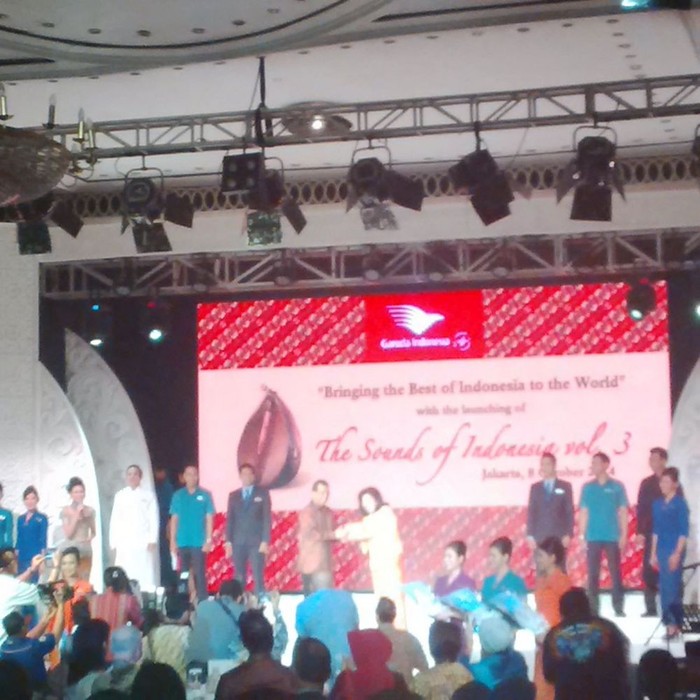 Maskapai Terbaik ke-7 Dunia, Garuda Luncurkan Lagu dan Seragam Baru