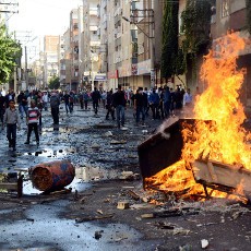 14 Orang Tewas Akibat Bentrok Saat Aksi Demo Tuntut Turki Bantu Kobane