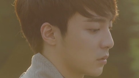 Home, Video Musik Penuh Makna dari Roy Kim