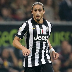 Cedera Paha, Caceres Absen Sebulan