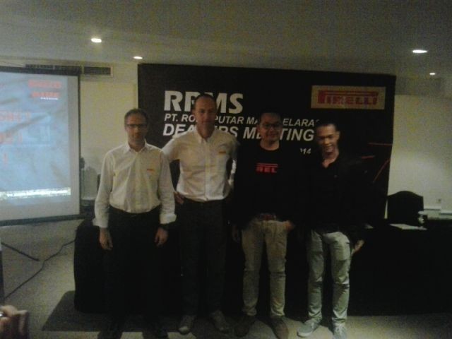 Pirelli Garap Ban Motor Sport 250 cc dan Touring