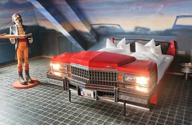 Simsalabim! Aneka Mobil Disulap Jadi Tempat Tidur Hotel