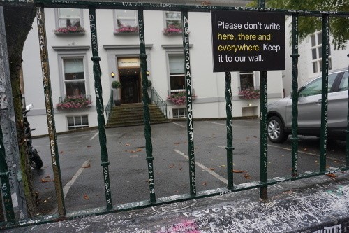 Bebas Corat Coret di Dinding Abbey Road, London