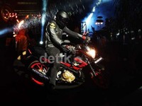     Di urutan 10 motor terlaris ada motor Suzuki Satria FU yang sudah terjual sebanyak 14.980 unit. Suzuki pun tidak berdiam diri saja dengan FU-nya.