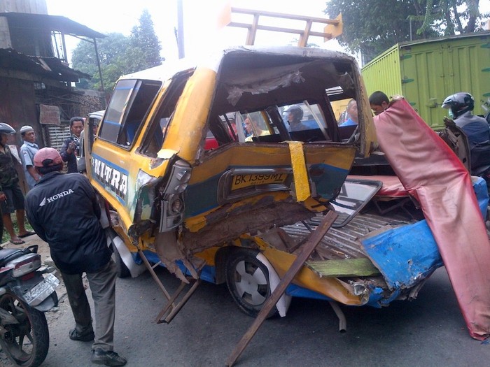 Tabrakan Beruntun di Traffic Light Medan, 1 Orang Tewas dan 6 Terluka