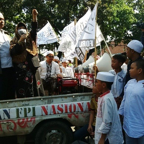 Demo Tolak Ahok di Depan DPRD Didominasi Perempuan dan Anak