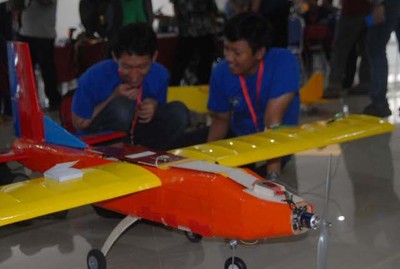 Mencari Jawara Robot Terbang