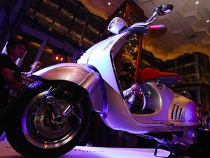 Seharga Honda Mobilio, Vespa Yakini Motor 946 Bellissima Bakal Ludes