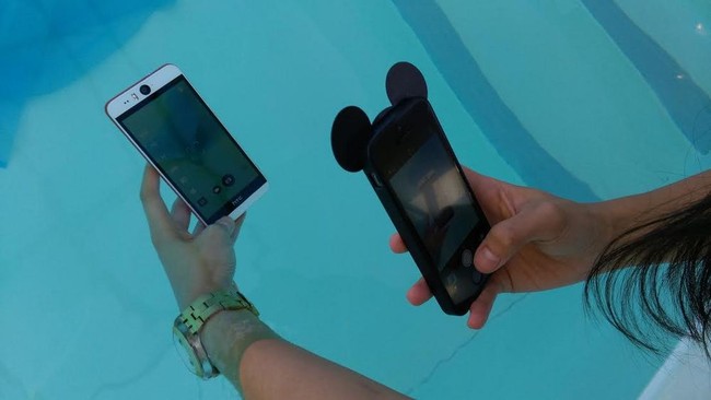 Menjajal Smartphone Raja Selfie HTC Desire Eye Menjajal Smartphone Raja Selfie HTC Desire Eye
