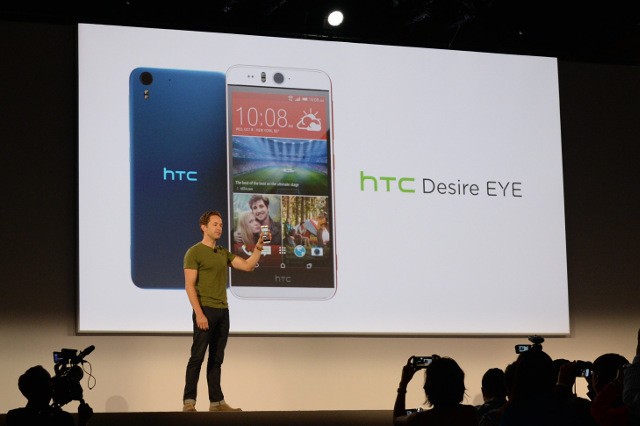 Menjajal Smartphone Raja Selfie HTC Desire Eye
