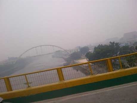 Kota Pekanbaru Dikepung Asap Pekat