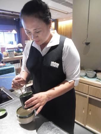 Rahasia Umur Panjang Orang Jepang: Minum Matcha