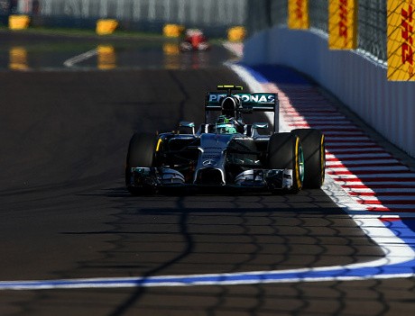 Rosberg Coba-coba di Hari Pertama
