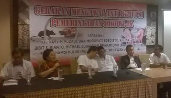 Eks Pimpinan KPK: Jokowi Harus Berani Buat Daftar Korupsi Masa Lalu
