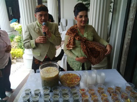 Sebelum Syukuran, Ashanty Latihan Jalani Prosesi Tujuh Bulanan