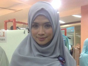 Yulia Rachman Buka-bukaan tentang Perceraian Lewat Buku