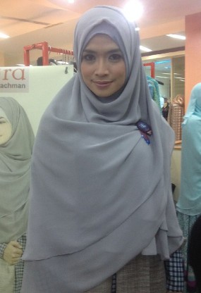 Yulia Rachman Buka-bukaan tentang Perceraian Lewat Buku