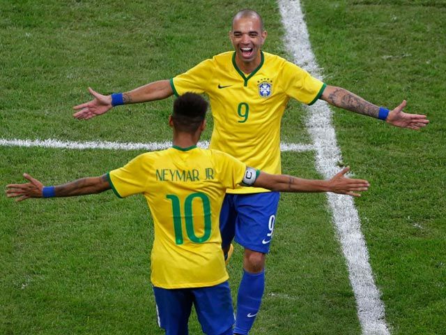 Brasil Taklukan Argentina 2-0