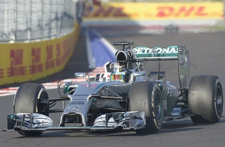 Hamilton Torehkan Empat Kemenangan Beruntun