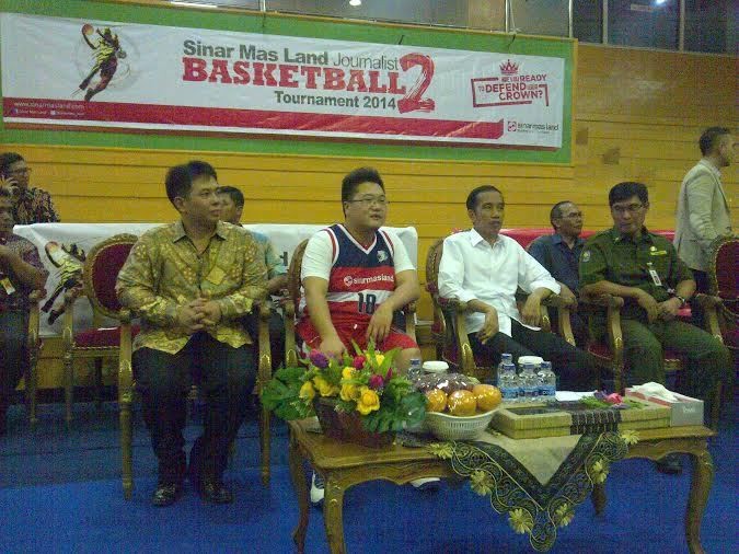 Jokowi Buka Pertandingan Basket Antar Media