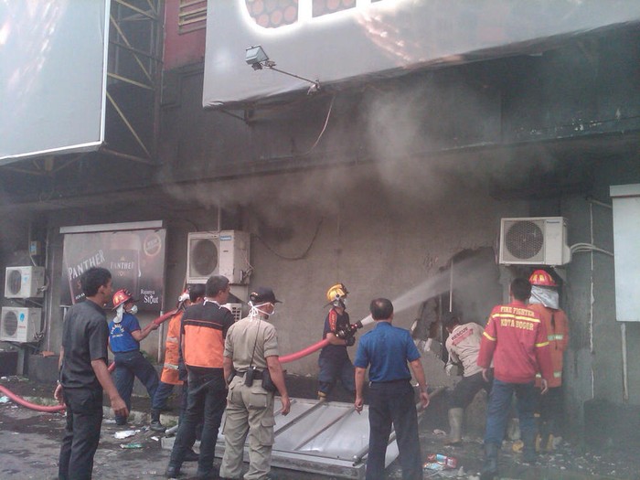 Diskotik di Bogor Terbakar, Karyawan Menangis Histeris