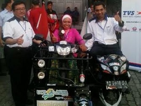 Jokowi Terkejut Melihat Motor Roda 3 Wanita Difabel Ini